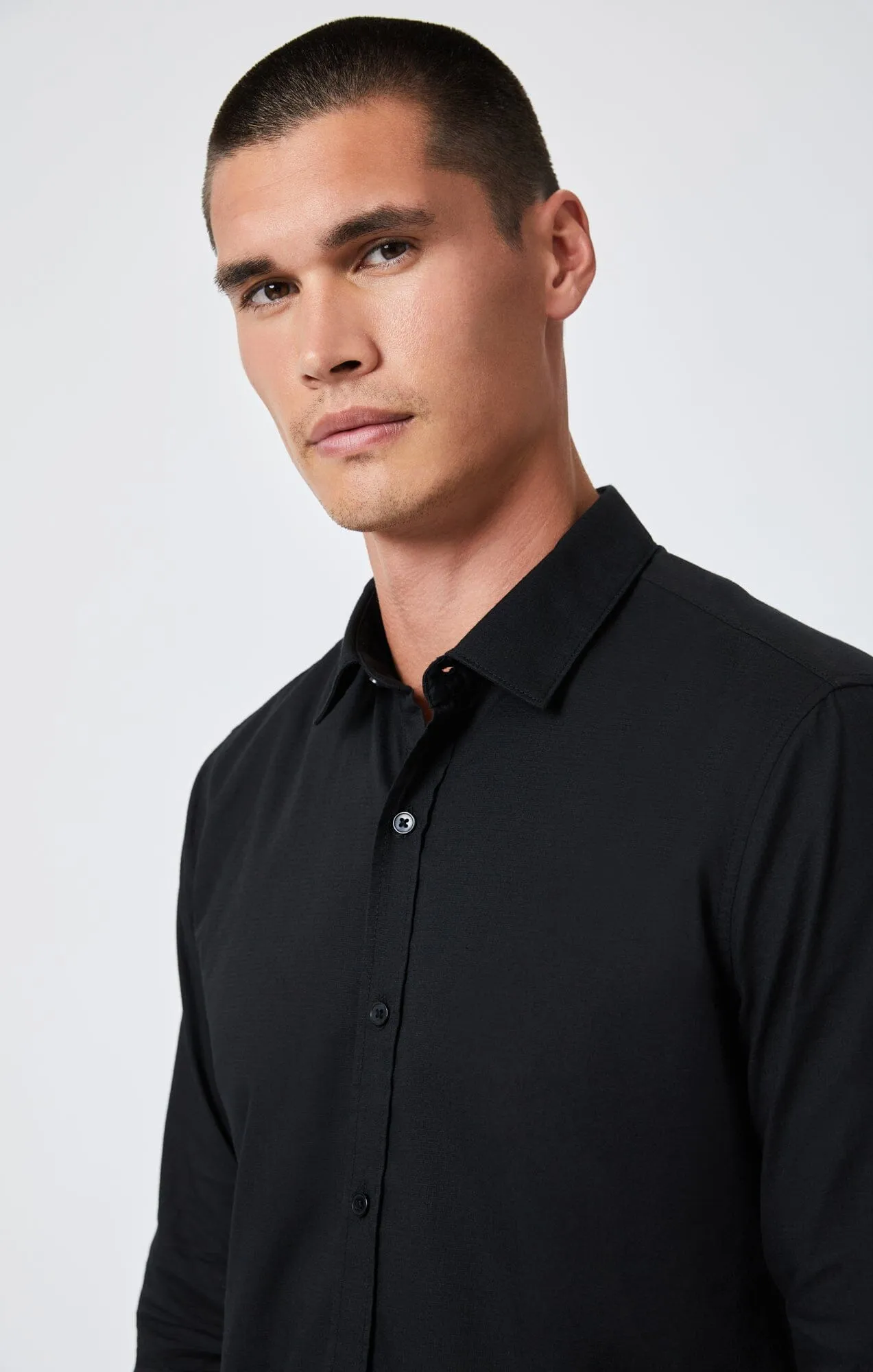 BUTTON-UP LONG SLEEVE SHIRT IN BLACK