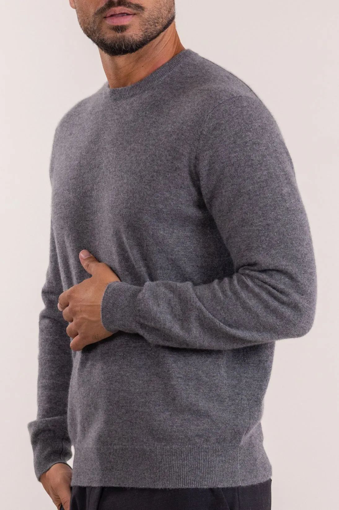 CLASSIC CREWNECK SWEATER