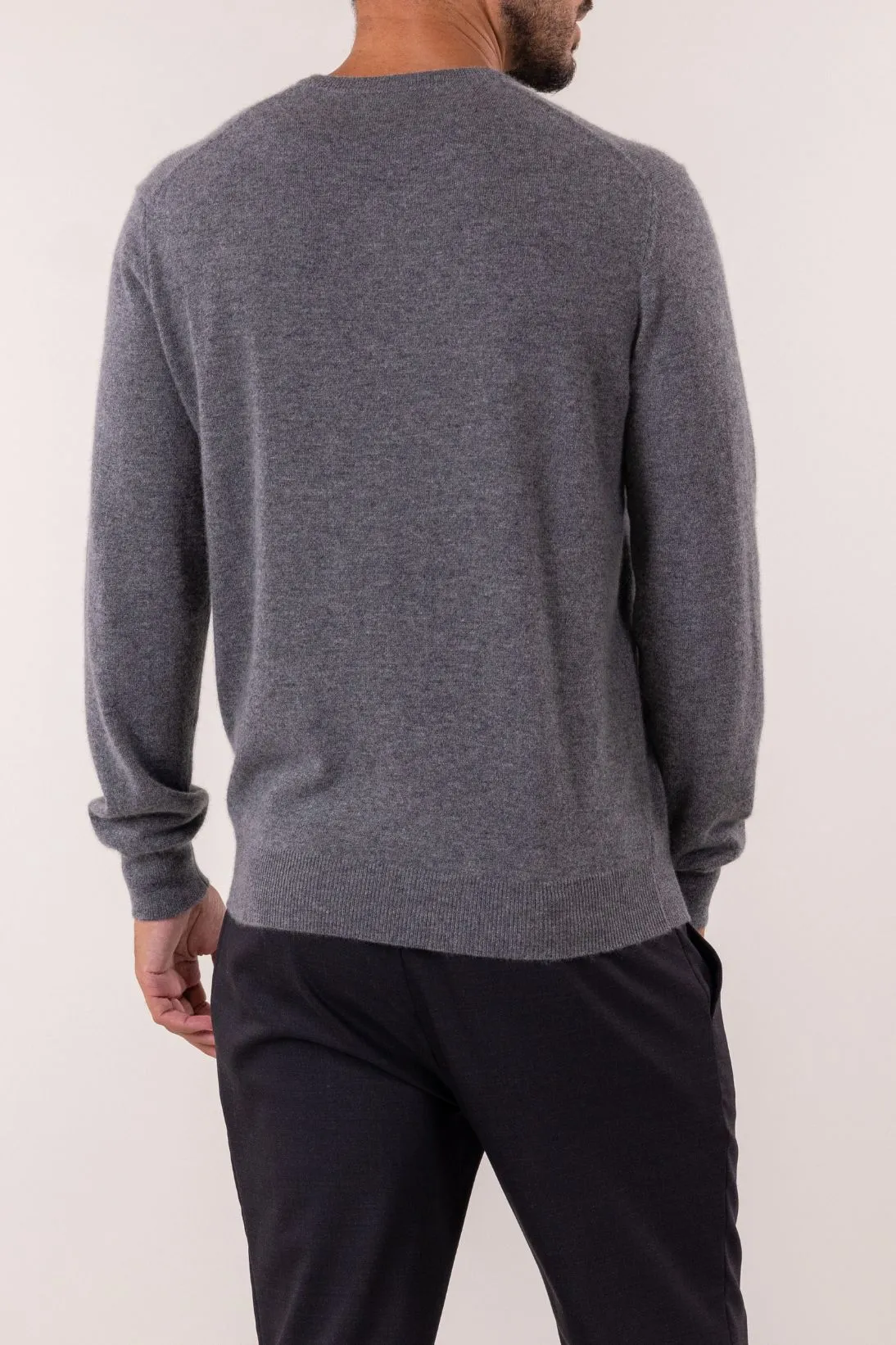 CLASSIC CREWNECK SWEATER