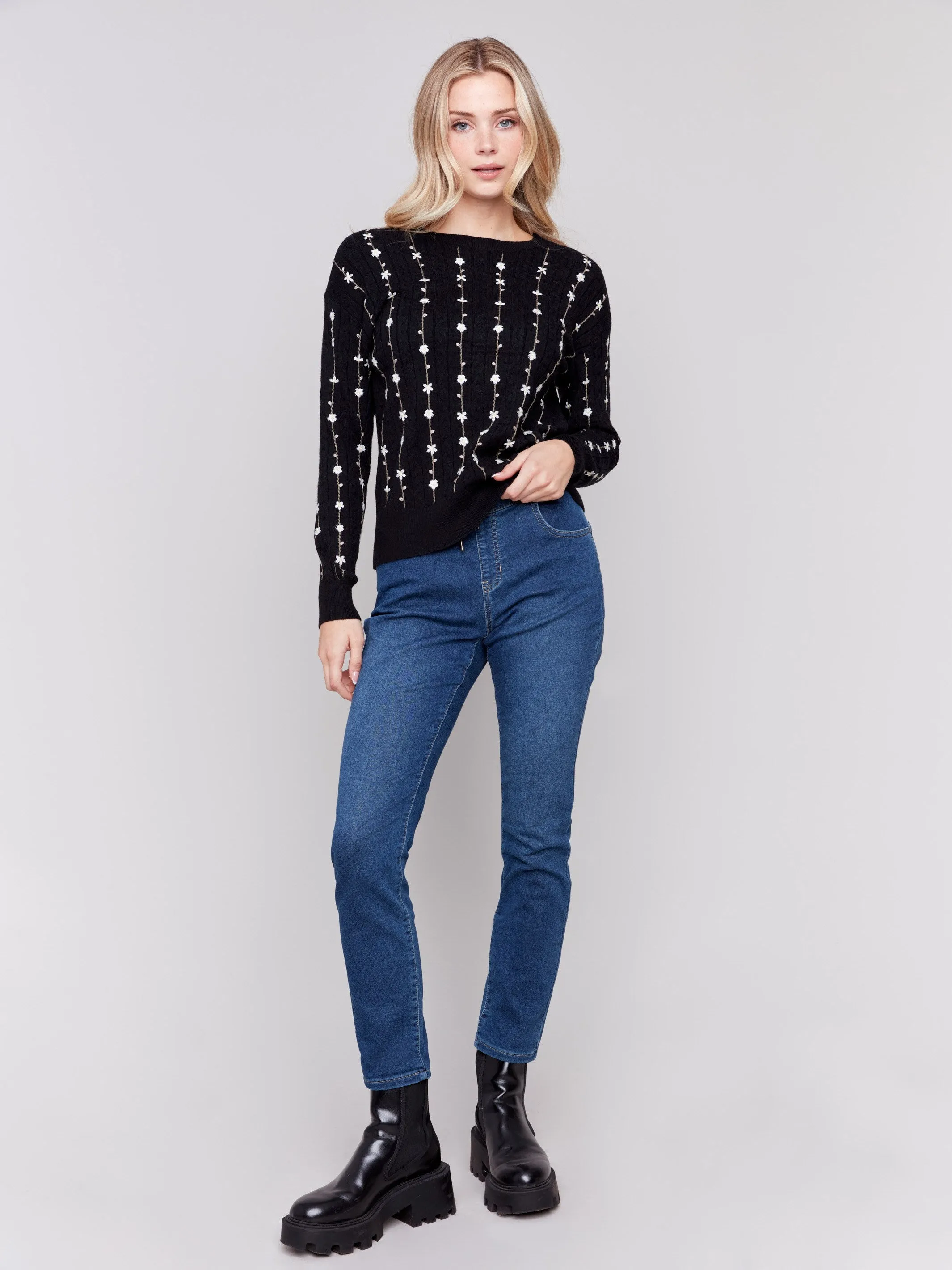 Floral Embroidery Knit Sweater - Black